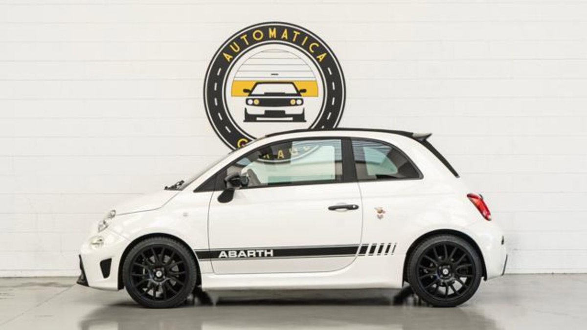 Abarth 595 Cabrio 595 C 1.4 Turbo T-Jet 180 CV Competizione (2)