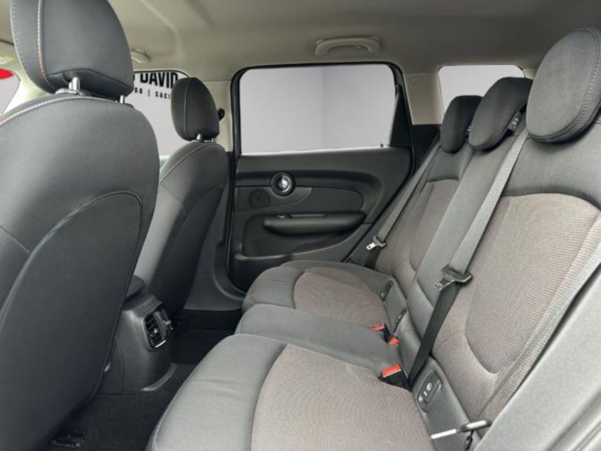 MINI Mini Clubman 2.0 Cooper D Business Clubman (13)