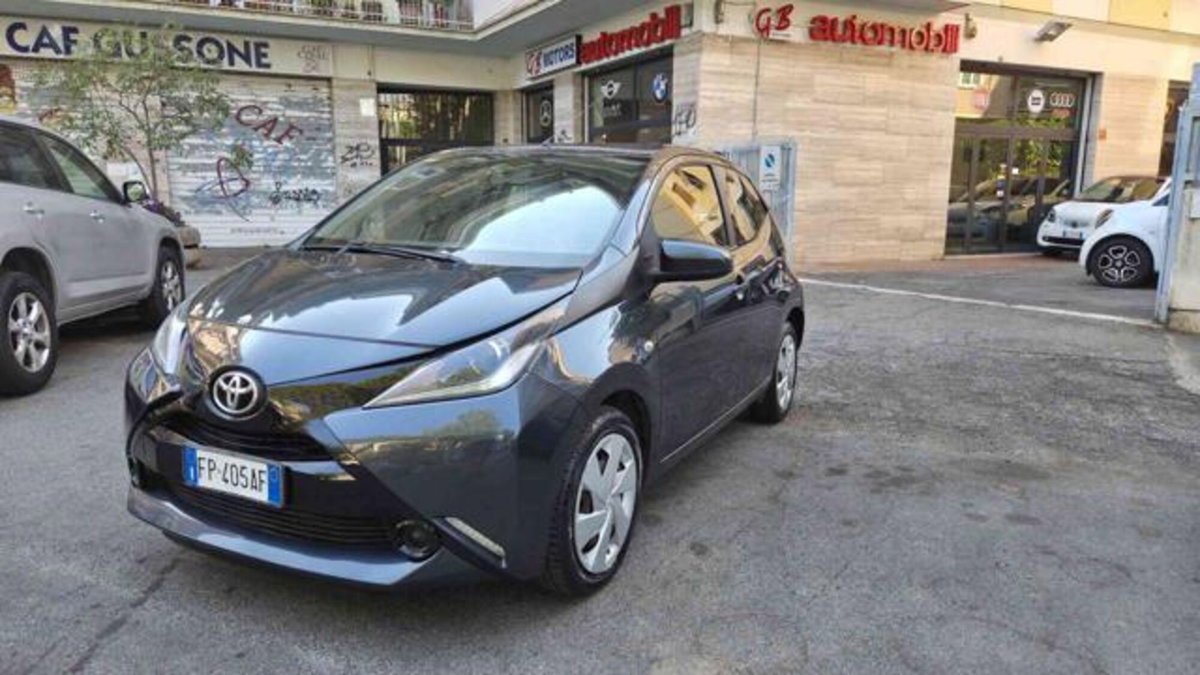 Toyota Aygo 1.0 VVT-i 69 CV 5 porte x-clusiv (3)