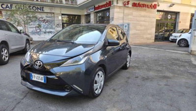 Toyota Aygo 1.0 VVT-i 69 CV 5 porte x-clusiv (3)