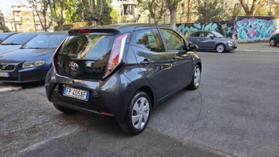 Toyota Aygo 1.0 VVT-i 69 CV 5 porte x-clusiv (4)