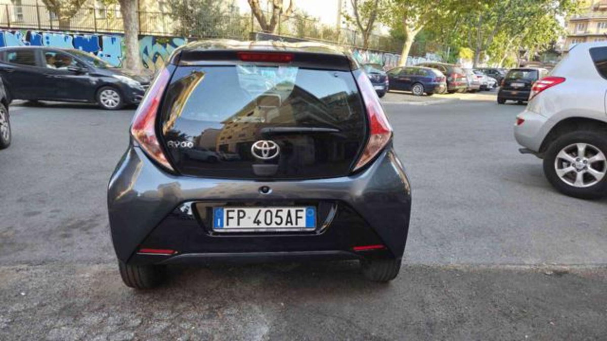 Toyota Aygo 1.0 VVT-i 69 CV 5 porte x-clusiv (5)