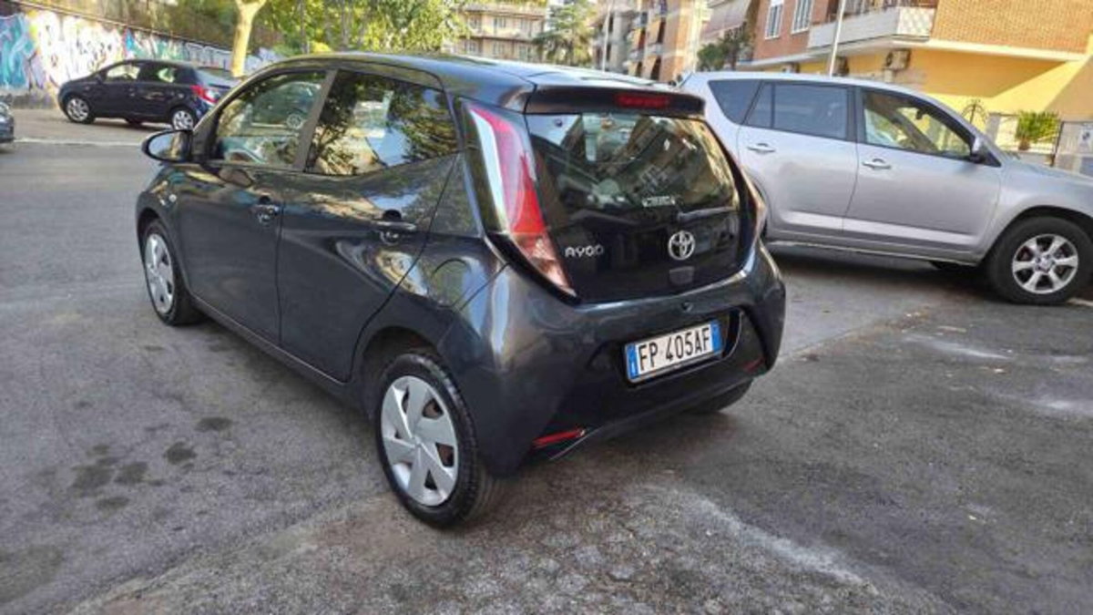 Toyota Aygo 1.0 VVT-i 69 CV 5 porte x-clusiv (6)