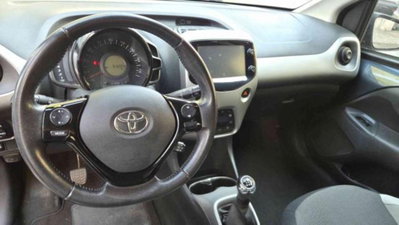 Toyota Aygo 1.0 VVT-i 69 CV 5 porte x-clusiv (7)