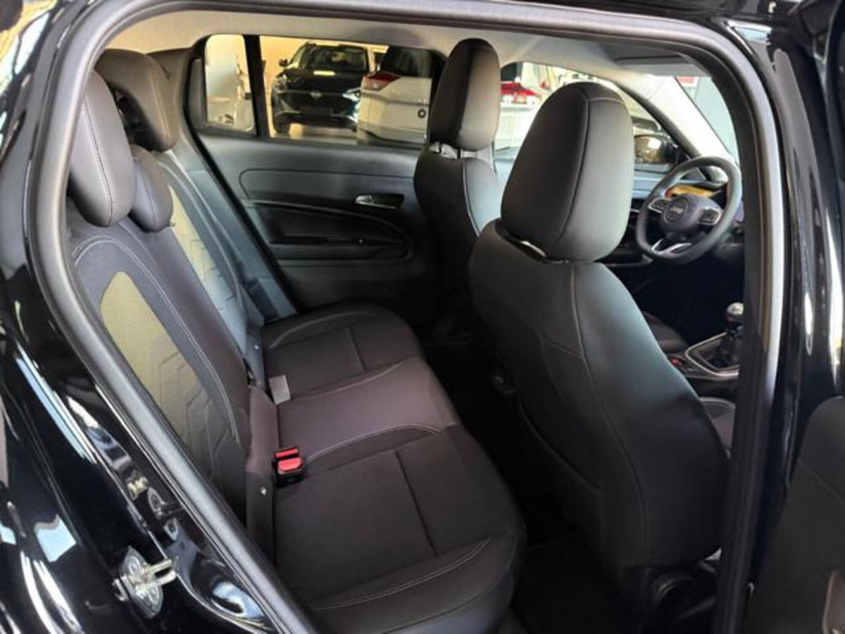 Jeep Avenger 1.2 turbo Summit fwd 100cv (12)