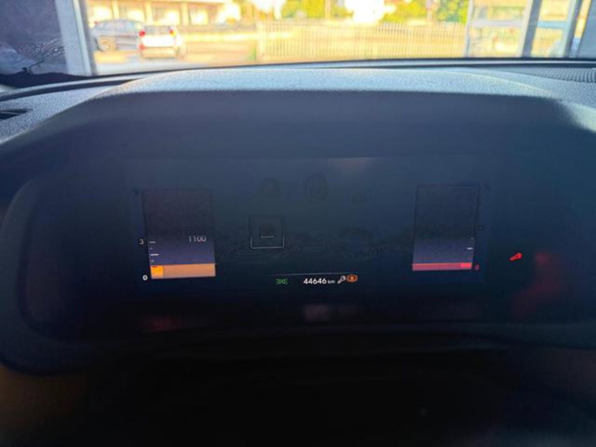 Jeep Avenger 1.2 turbo Summit fwd 100cv (17)