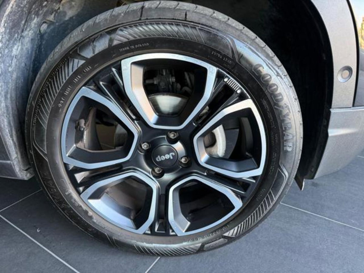 Jeep Avenger 1.2 turbo Summit fwd 100cv (7)