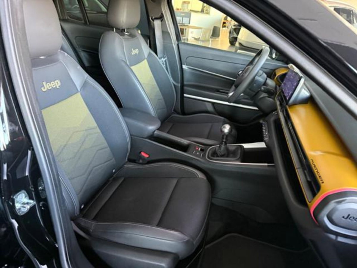 Jeep Avenger 1.2 turbo Summit fwd 100cv (9)