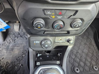 Jeep Renegade 2.0 Mjt 140CV 4WD Active Drive Low Limited (12)
