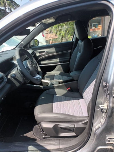 Jeep Avenger 1.2 turbo e-hybrid mhev Upland 4xe 145cv edct6 (5)