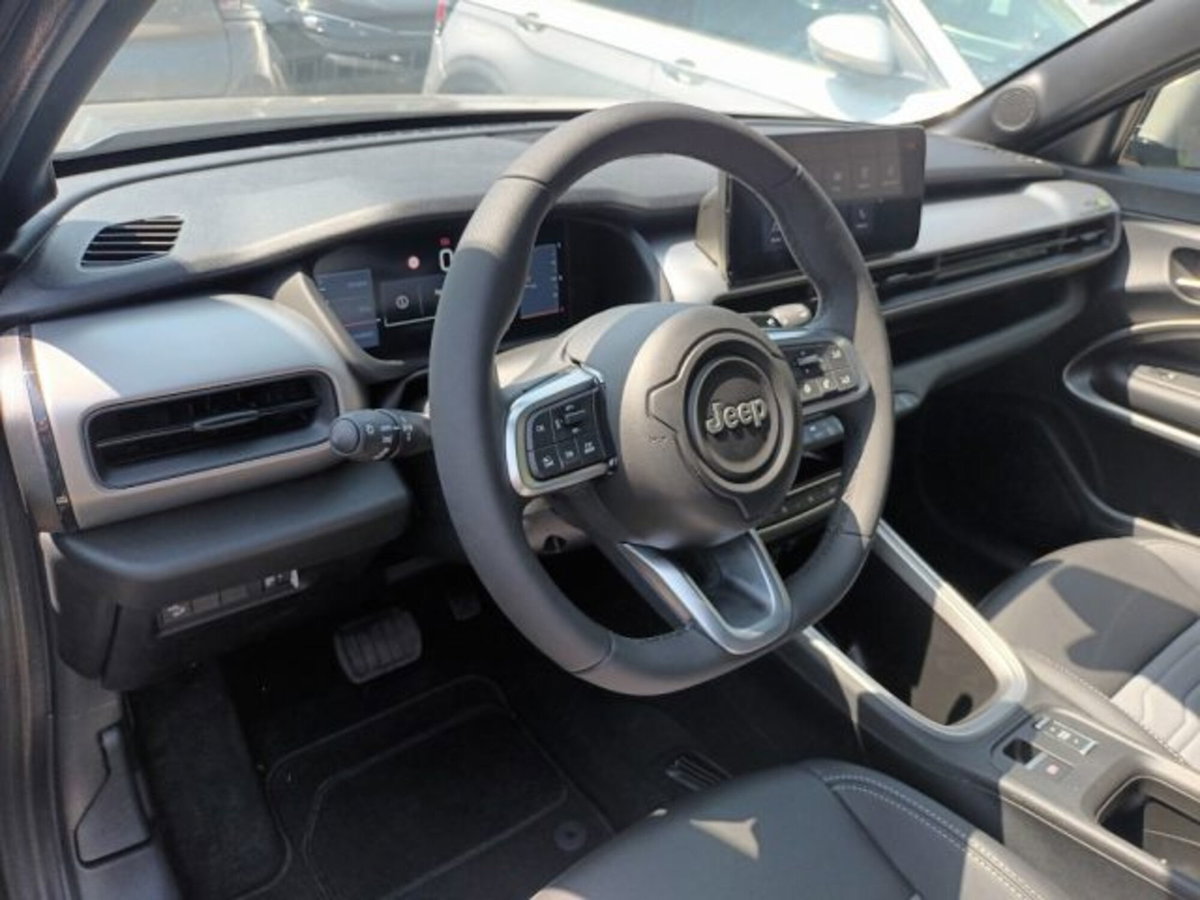 Jeep Avenger 1.2 turbo e-hybrid mhev Upland 4xe 145cv edct6 (8)