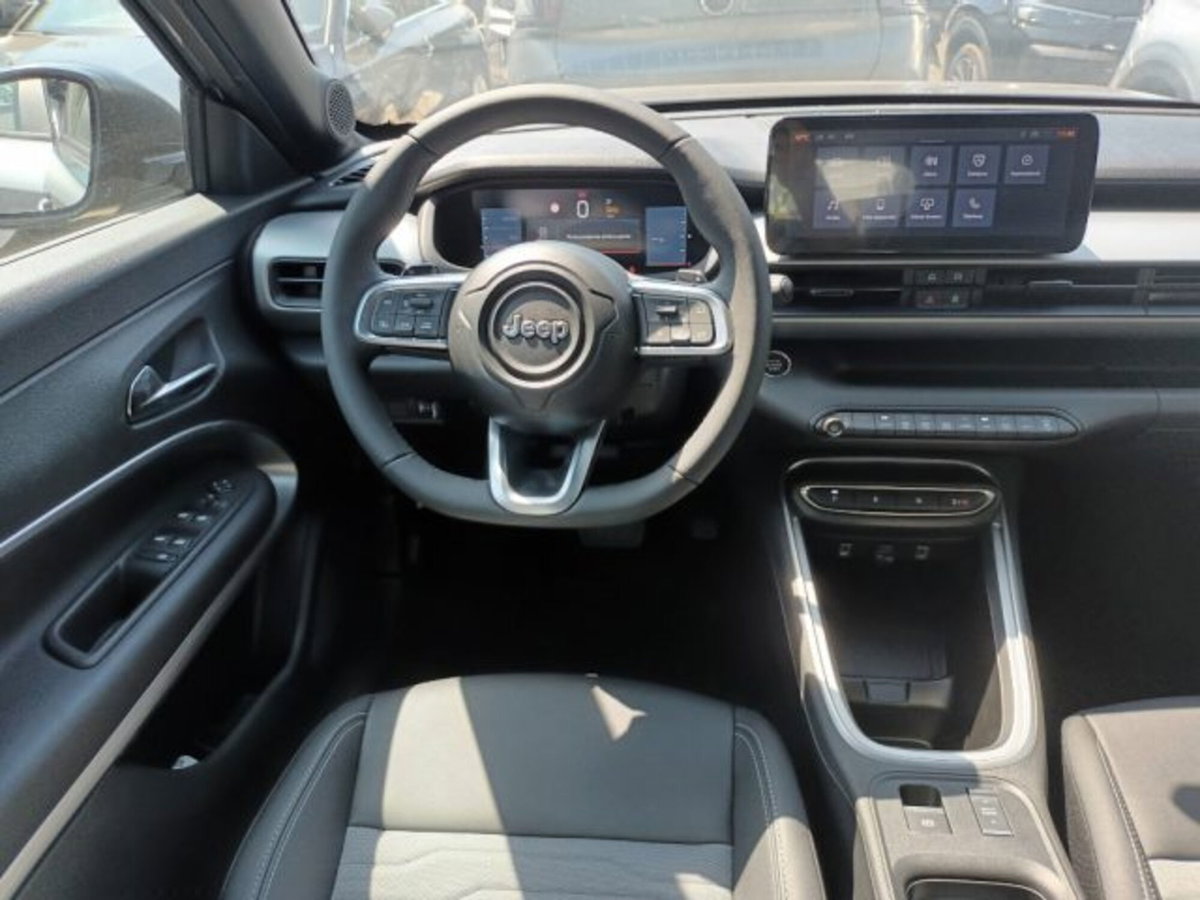 Jeep Avenger 1.2 turbo e-hybrid mhev Upland 4xe 145cv edct6 (9)