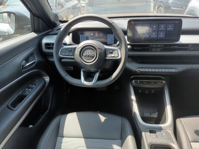 Jeep Avenger 1.2 turbo e-hybrid mhev Upland 4xe 145cv edct6 (9)