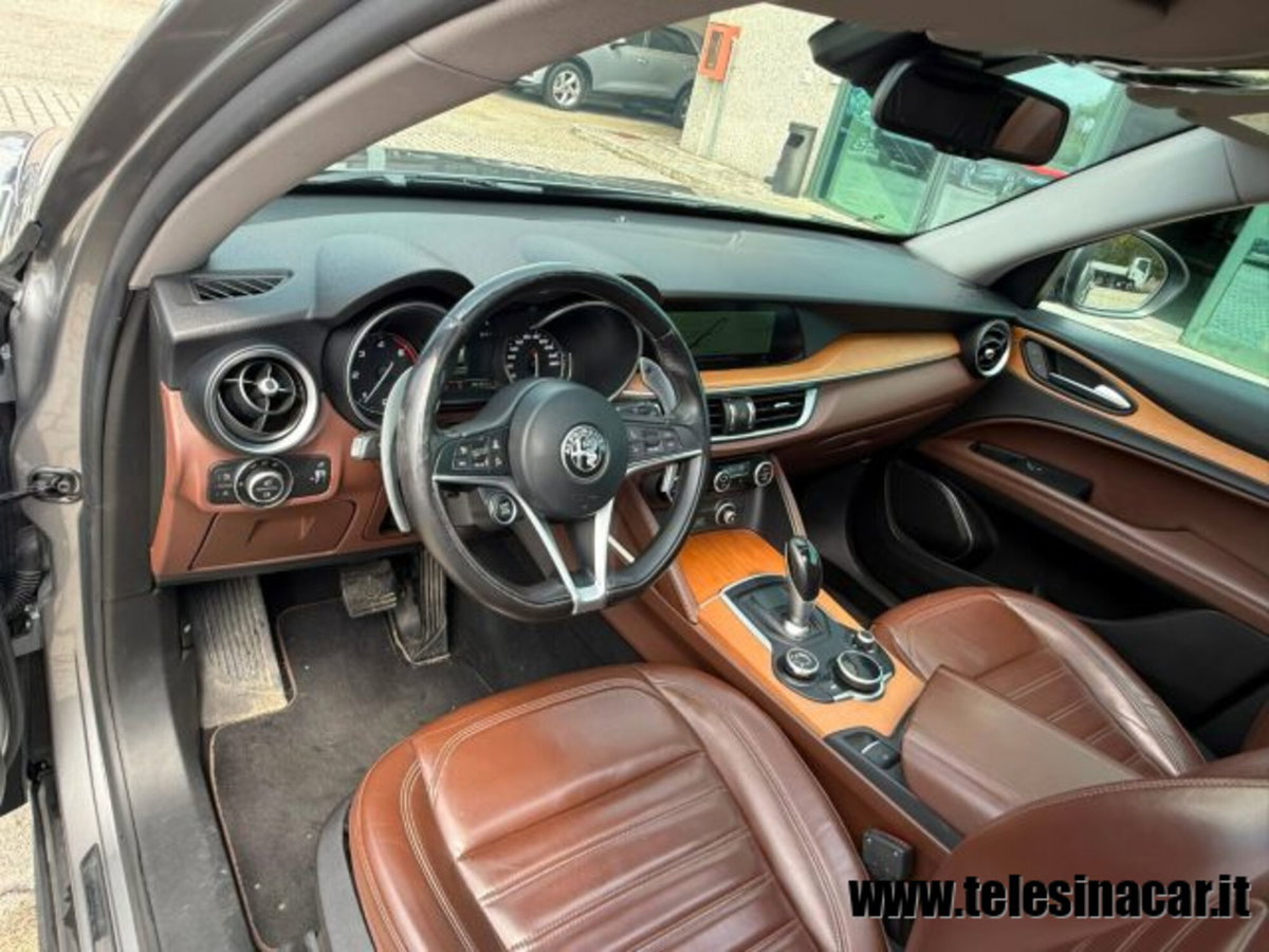 Alfa Romeo Stelvio Stelvio 2.2 Turbodiesel 210 CV AT8 Q4 Executive (14)