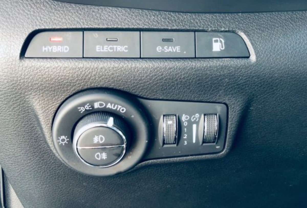 Jeep Compass 1.3 T4 240CV PHEV AT6 4xe S (18)