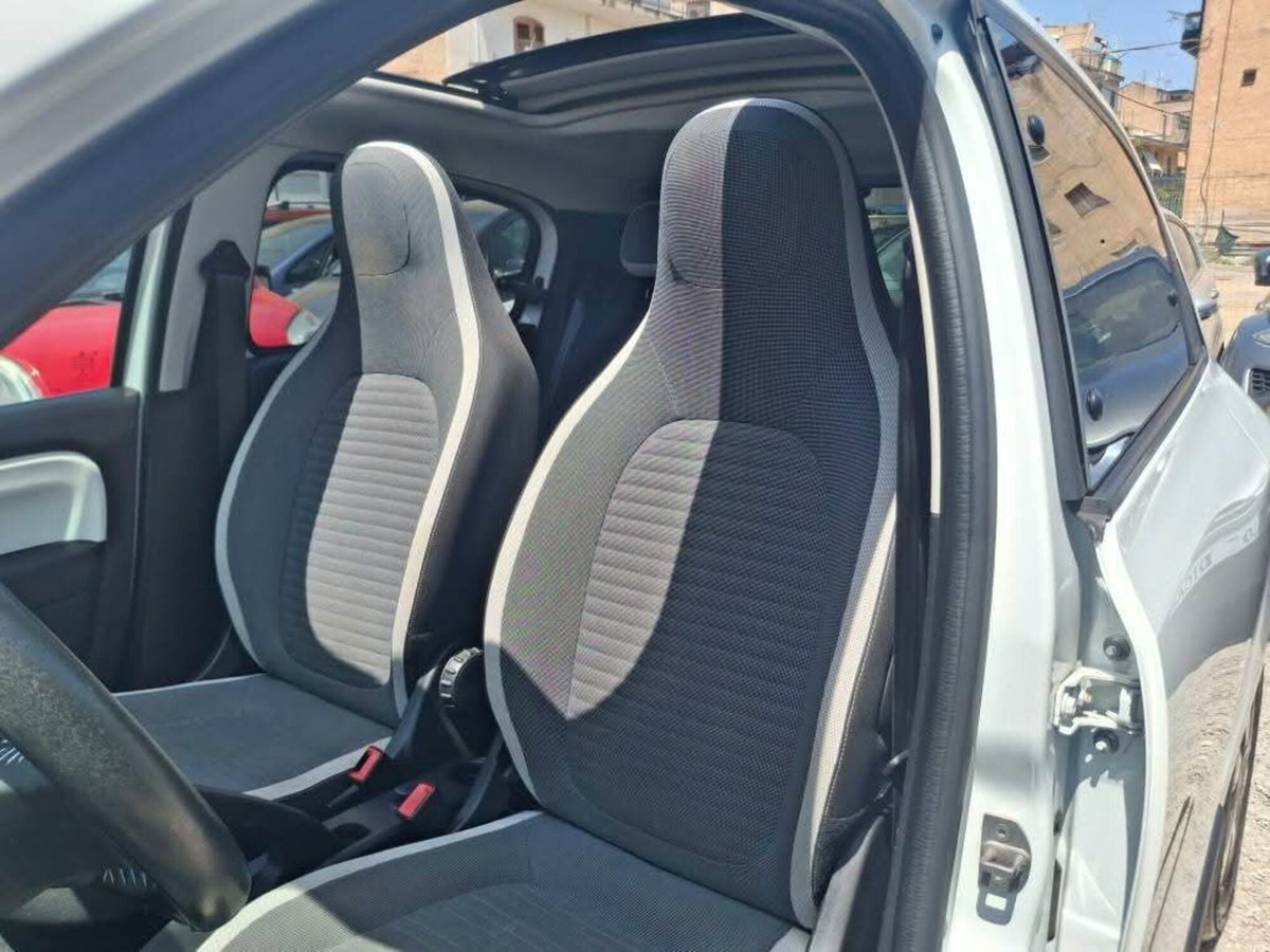 Renault Twingo SCe Stop&Start Lovely (14)
