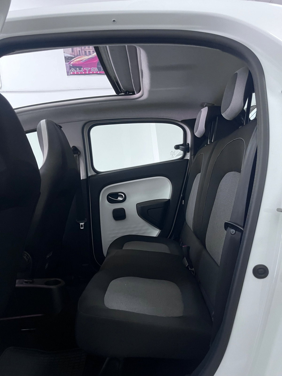 Renault Twingo TCe 90 CV Stop&Start Energy Lovely2 (6)