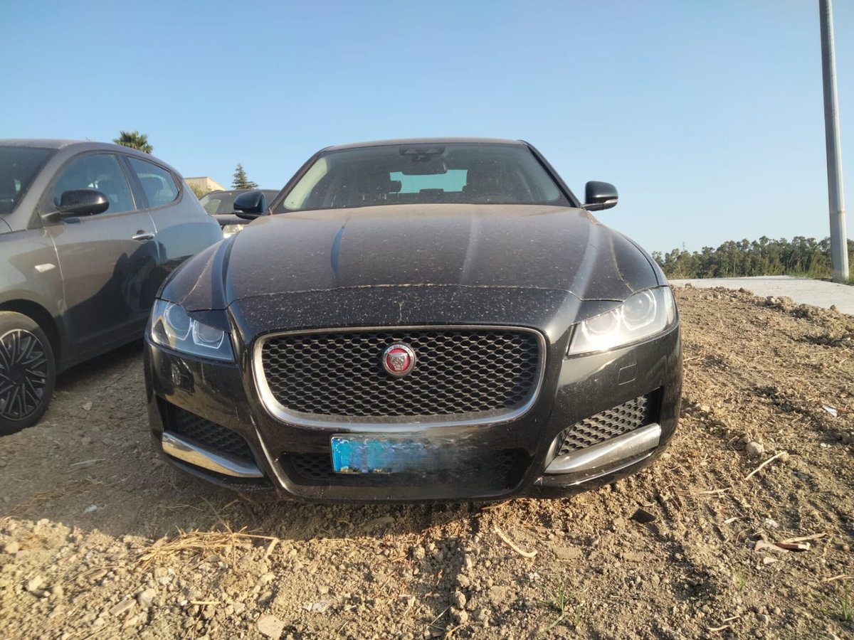Jaguar XF 2.0 D 180 CV Pure