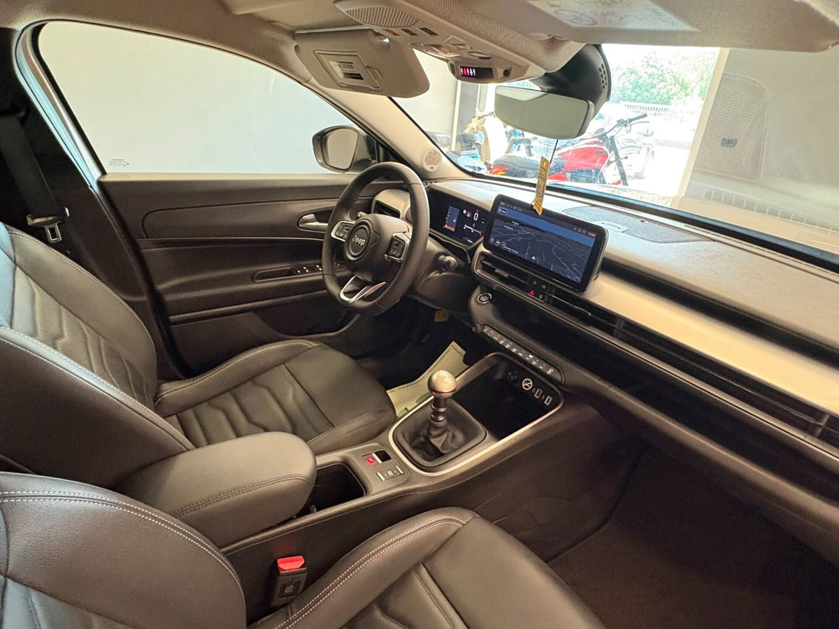 Jeep Avenger 1.2 turbo Summit fwd 100cv (16)