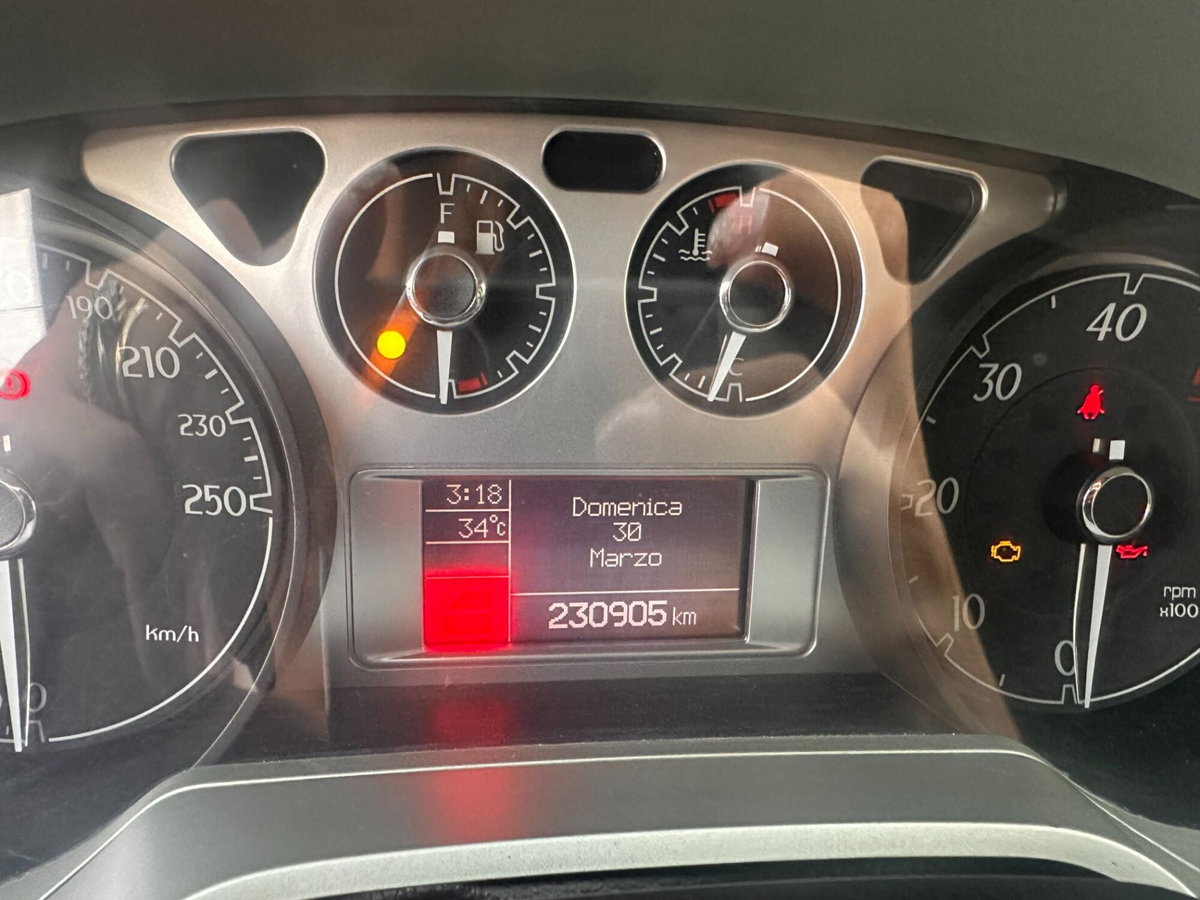 Lancia Delta 1.6 MJT DPF Selectronic Oro (9)