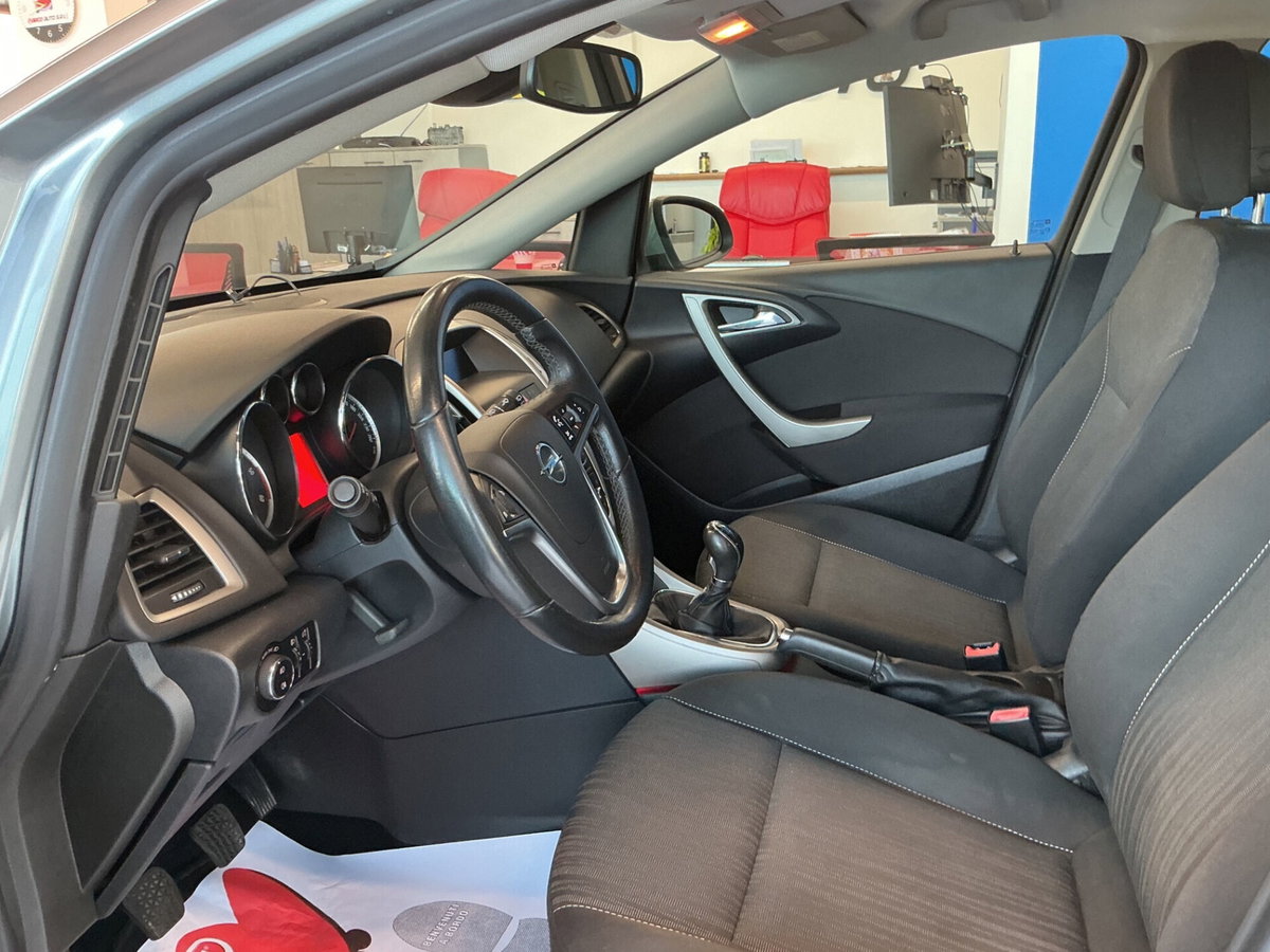 Opel Astra 1.7 CDTI 110CV 5 porte Cosmo (12)