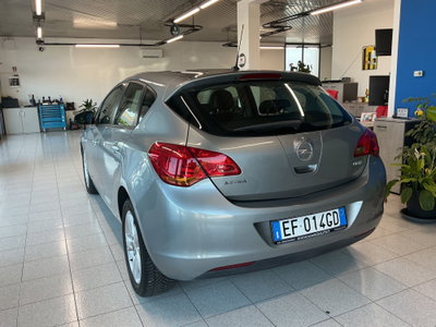 Opel Astra 1.7 CDTI 110CV 5 porte Cosmo (4)