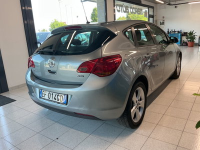 Opel Astra 1.7 CDTI 110CV 5 porte Cosmo (6)