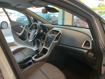 Opel Astra 1.7 CDTI 110CV 5 porte Cosmo (9)