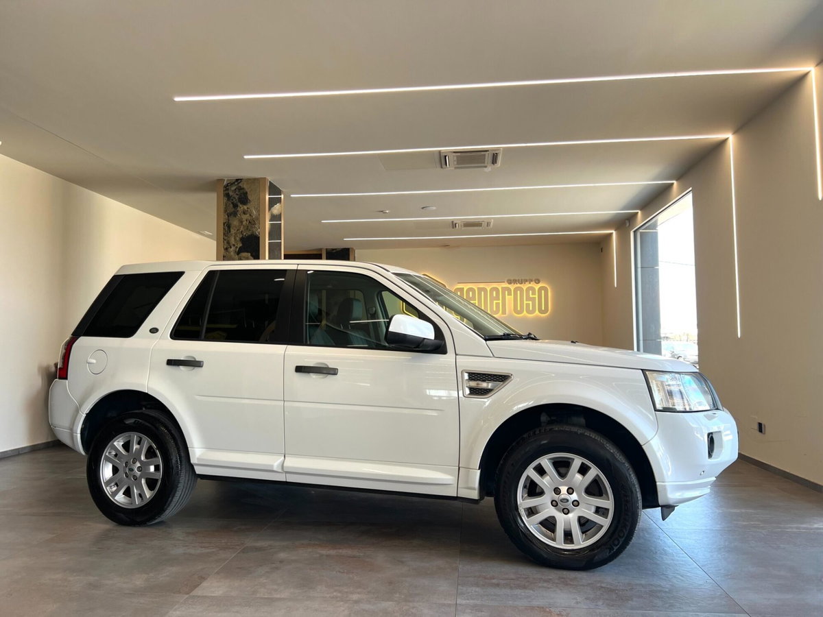 Land Rover Freelander 2.2 SD4 S.W. HSE (2)