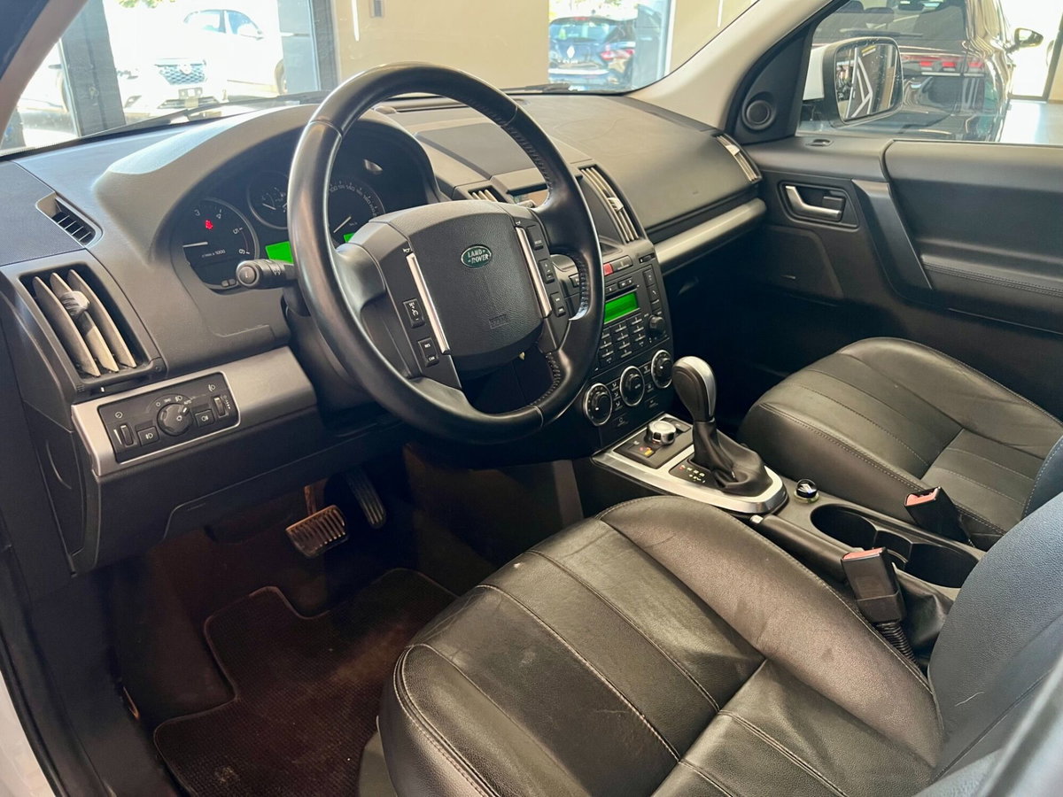 Land Rover Freelander 2.2 SD4 S.W. HSE (8)