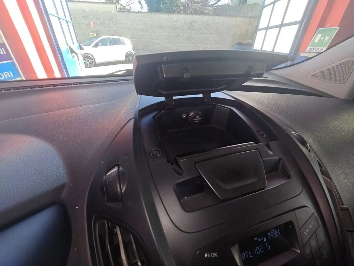 Ford Transit Courier 1.5 TDCi 95CV  Entry (10)