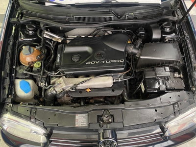 Volkswagen Golf 1.8 turbo 20V cat 3p. GTI (11)