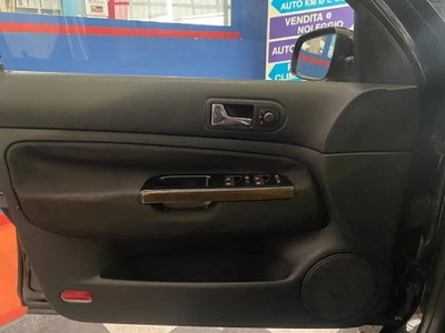 Volkswagen Golf 1.8 turbo 20V cat 3p. GTI (16)