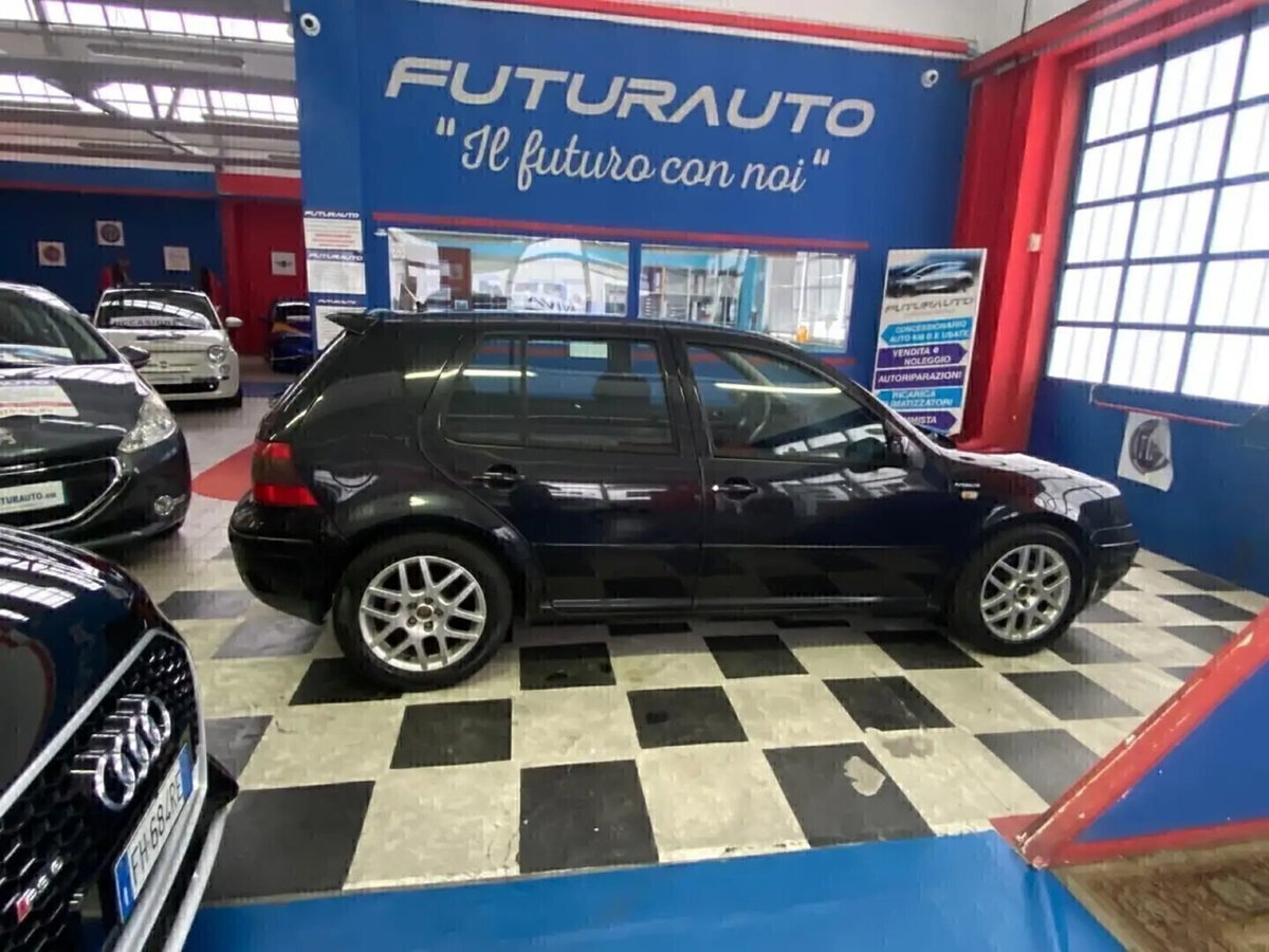 Volkswagen Golf 1.8 turbo 20V cat 3p. GTI (8)