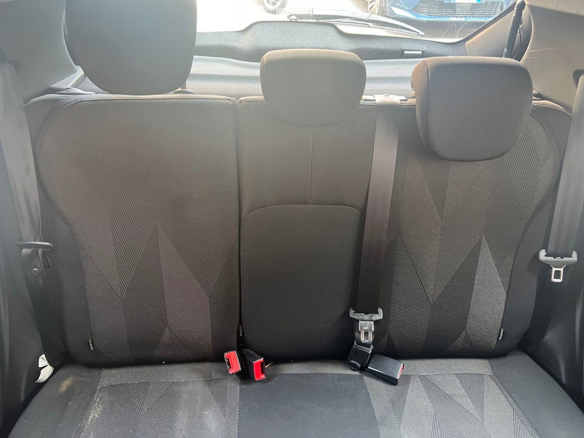 Lancia Ypsilon 1.2 69 CV 5 porte Gold (13)
