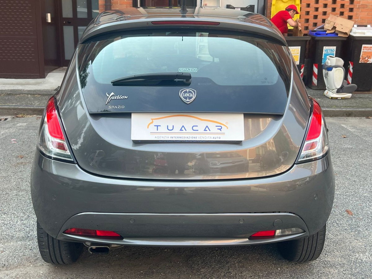 Lancia Ypsilon 1.2 69 CV 5 porte Gold (6)