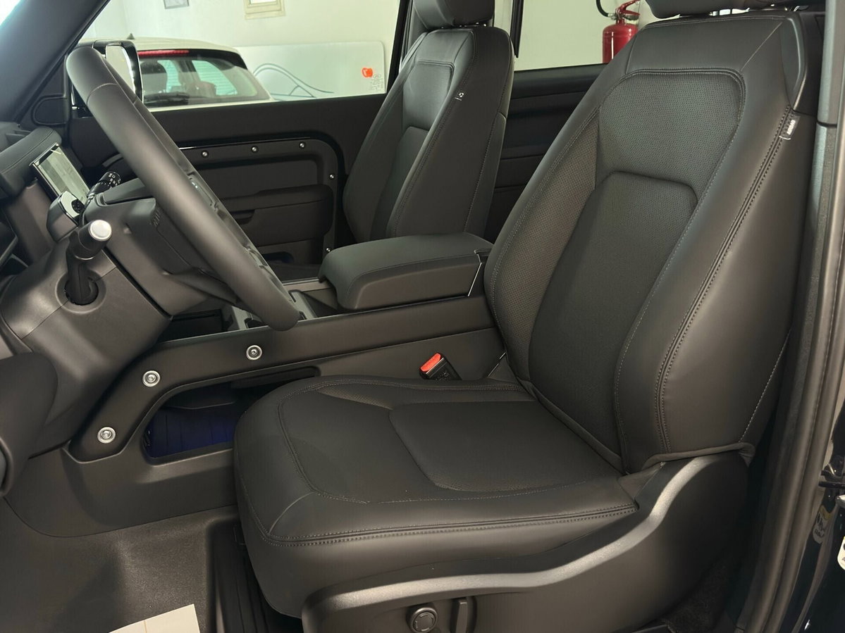 Land Rover Defender 90 3.0d i6 mhev X-Dynamic SE awd 200cv auto (9)