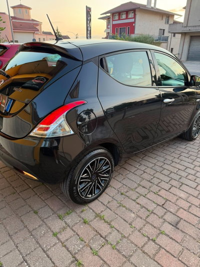 Lancia Ypsilon 1.0 FireFly 5 porte S&S Hybrid Alberta Ferretti (5)