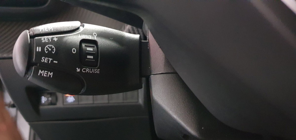 Peugeot 208 BlueHDi 100 Stop&Start 5 porte Allure Pack (17)