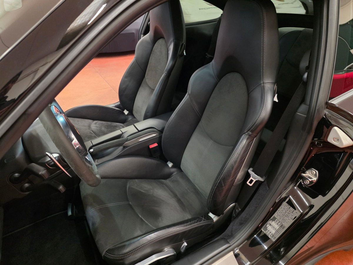 Porsche 911 Coupé Carrera 4 GTS (12)