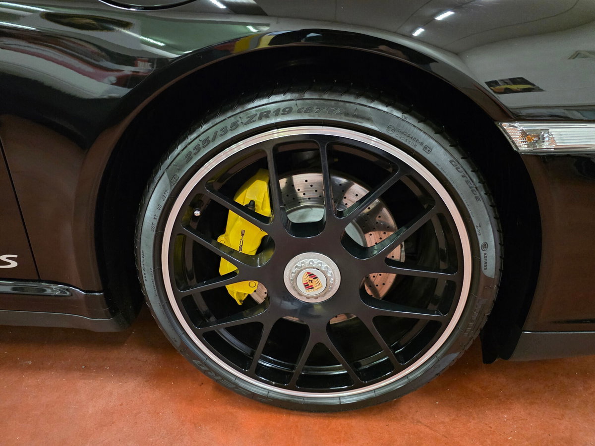 Porsche 911 Coupé Carrera 4 GTS (14)