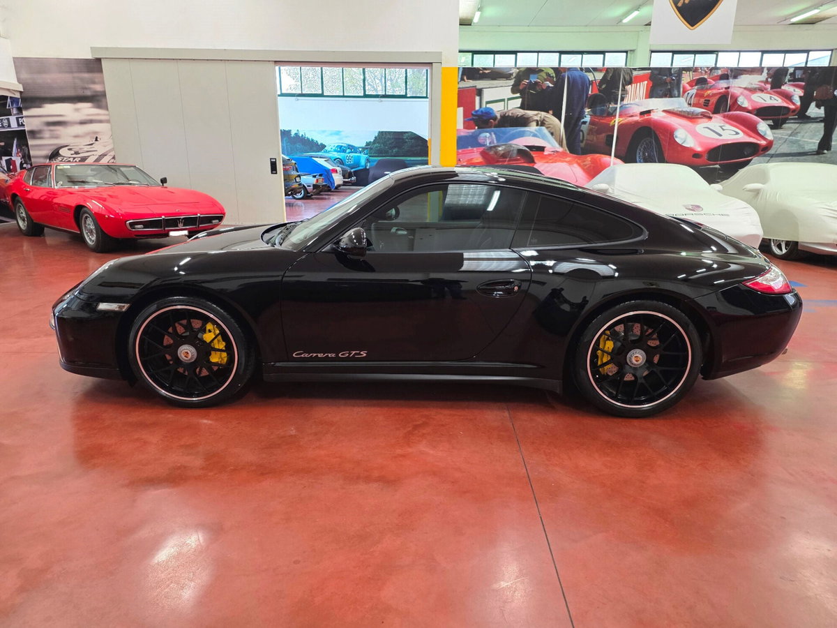 Porsche 911 Coupé Carrera 4 GTS (5)