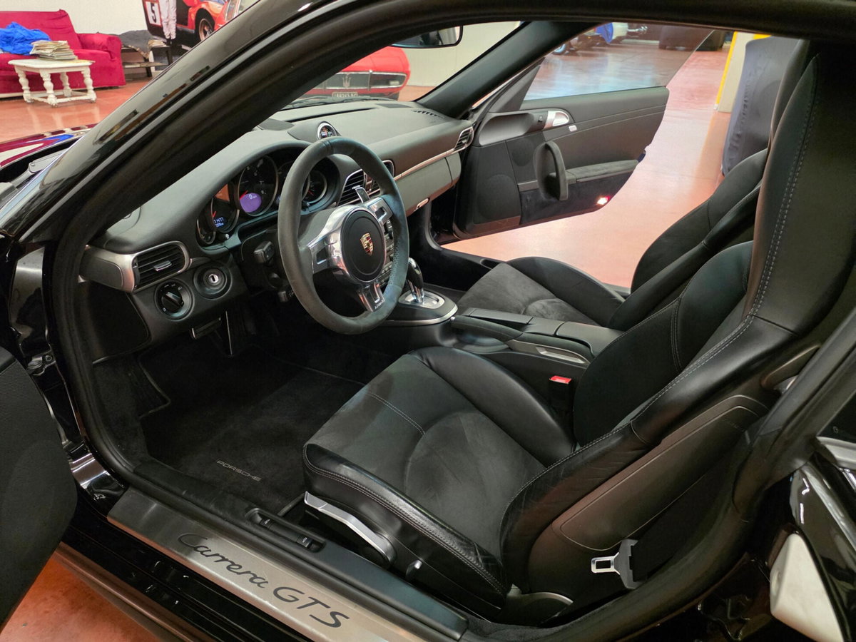 Porsche 911 Coupé Carrera 4 GTS (9)