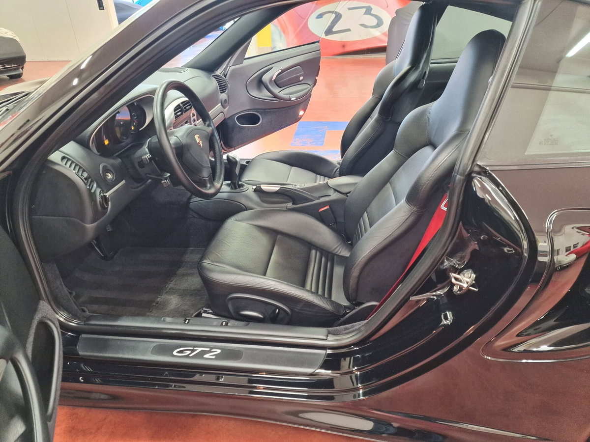 Porsche 911 Coupé GT2 cat (10)