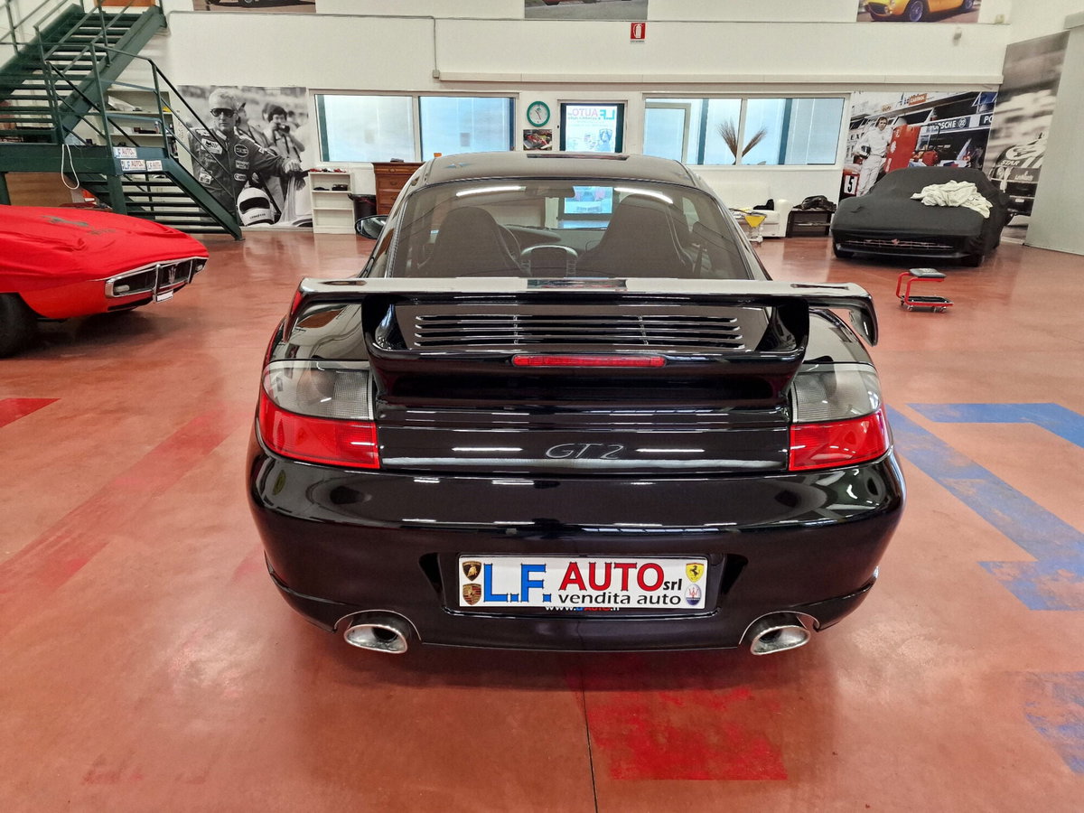 Porsche 911 Coupé GT2 cat (3)
