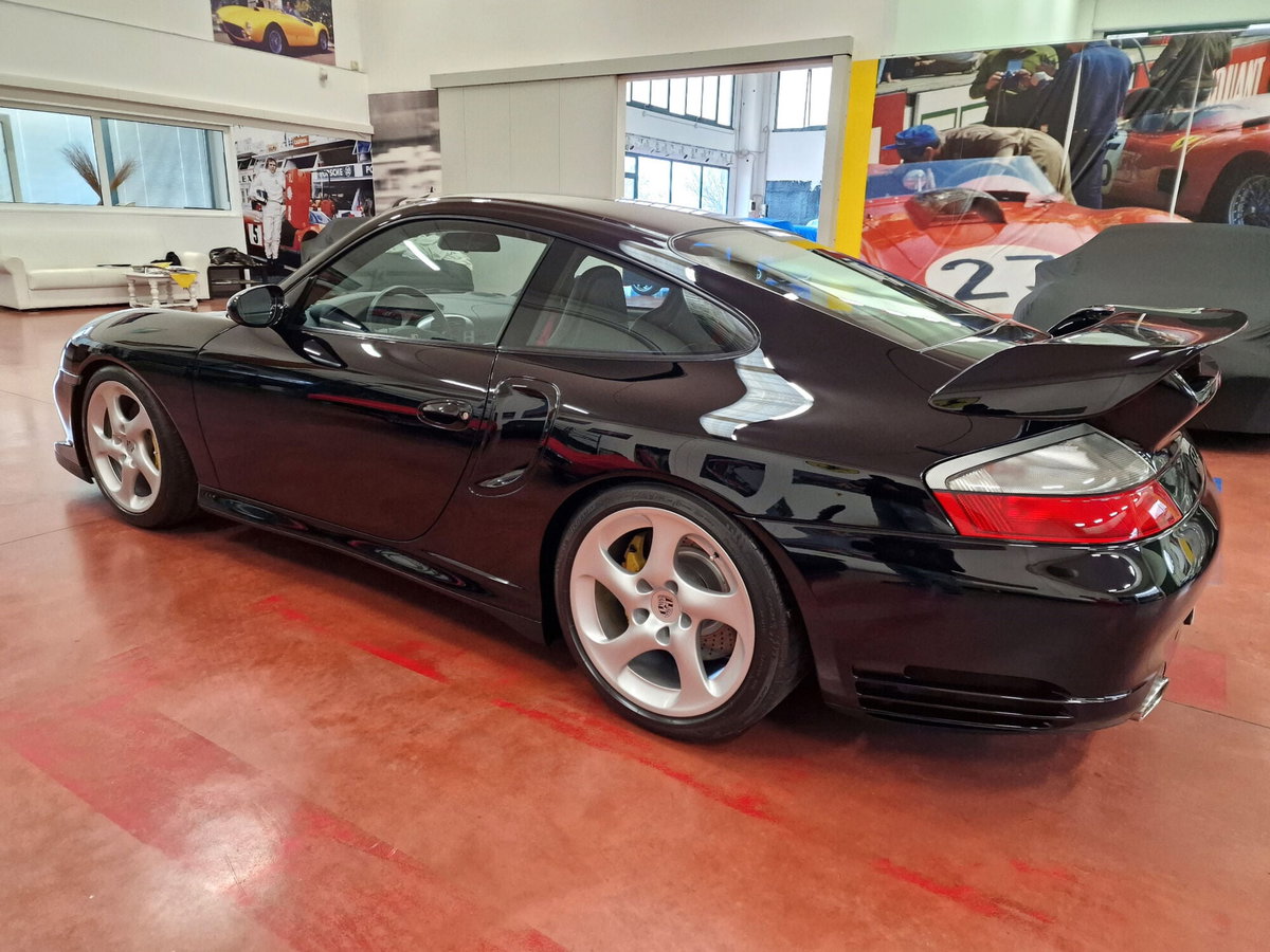 Porsche 911 Coupé GT2 cat (4)