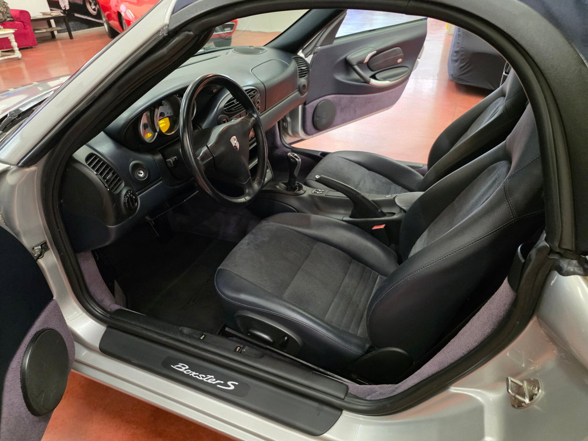 Porsche Boxster 3.2i 24V cat S (12)