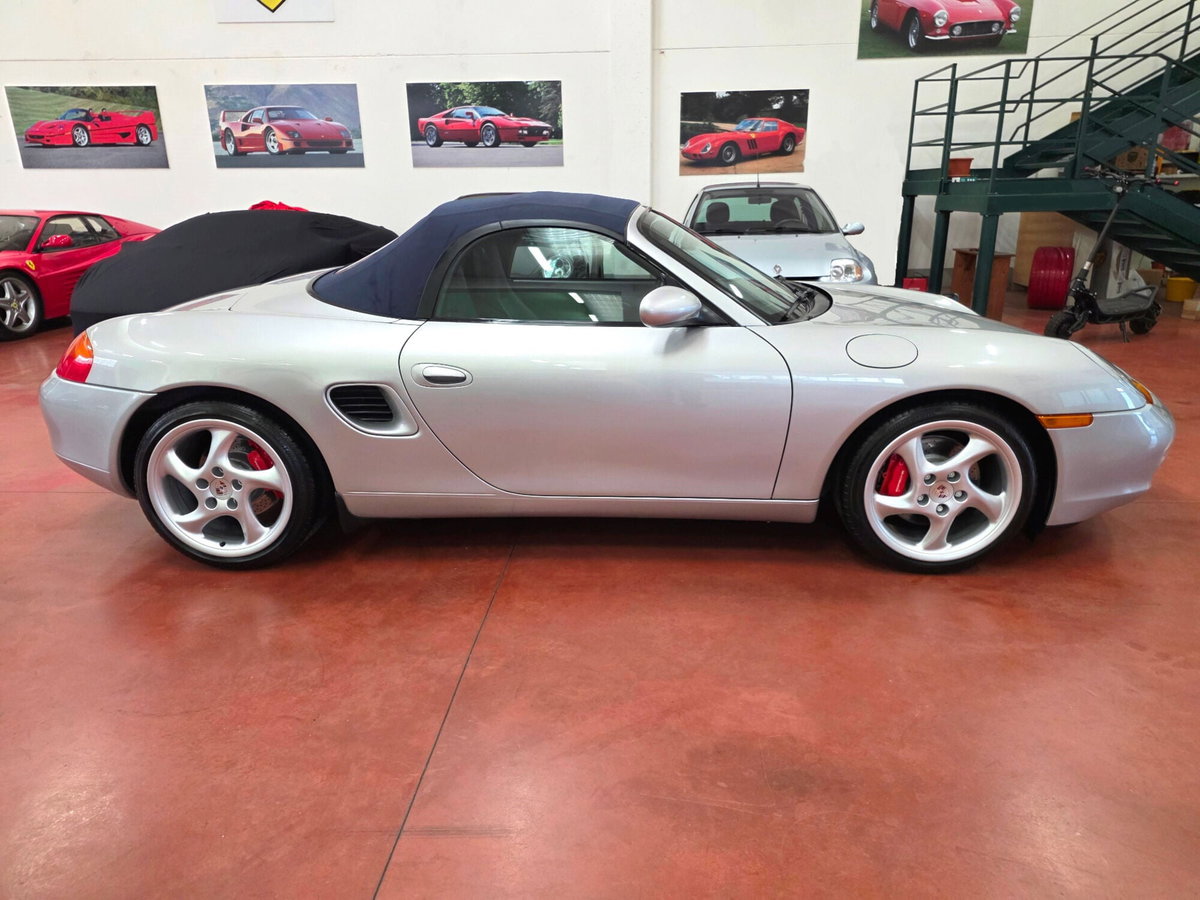 Porsche Boxster 3.2i 24V cat S (2)