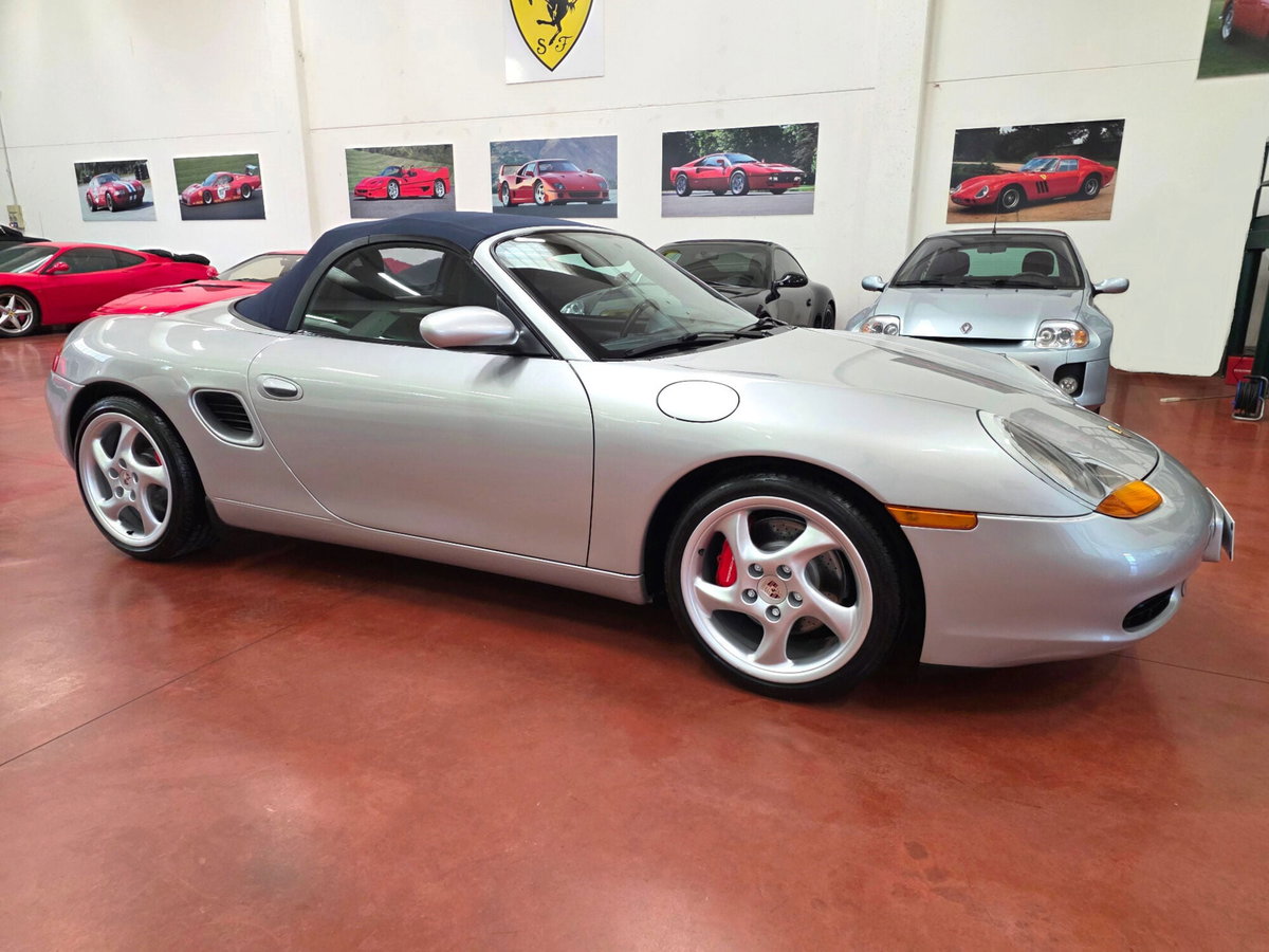 Porsche Boxster 3.2i 24V cat S (3)