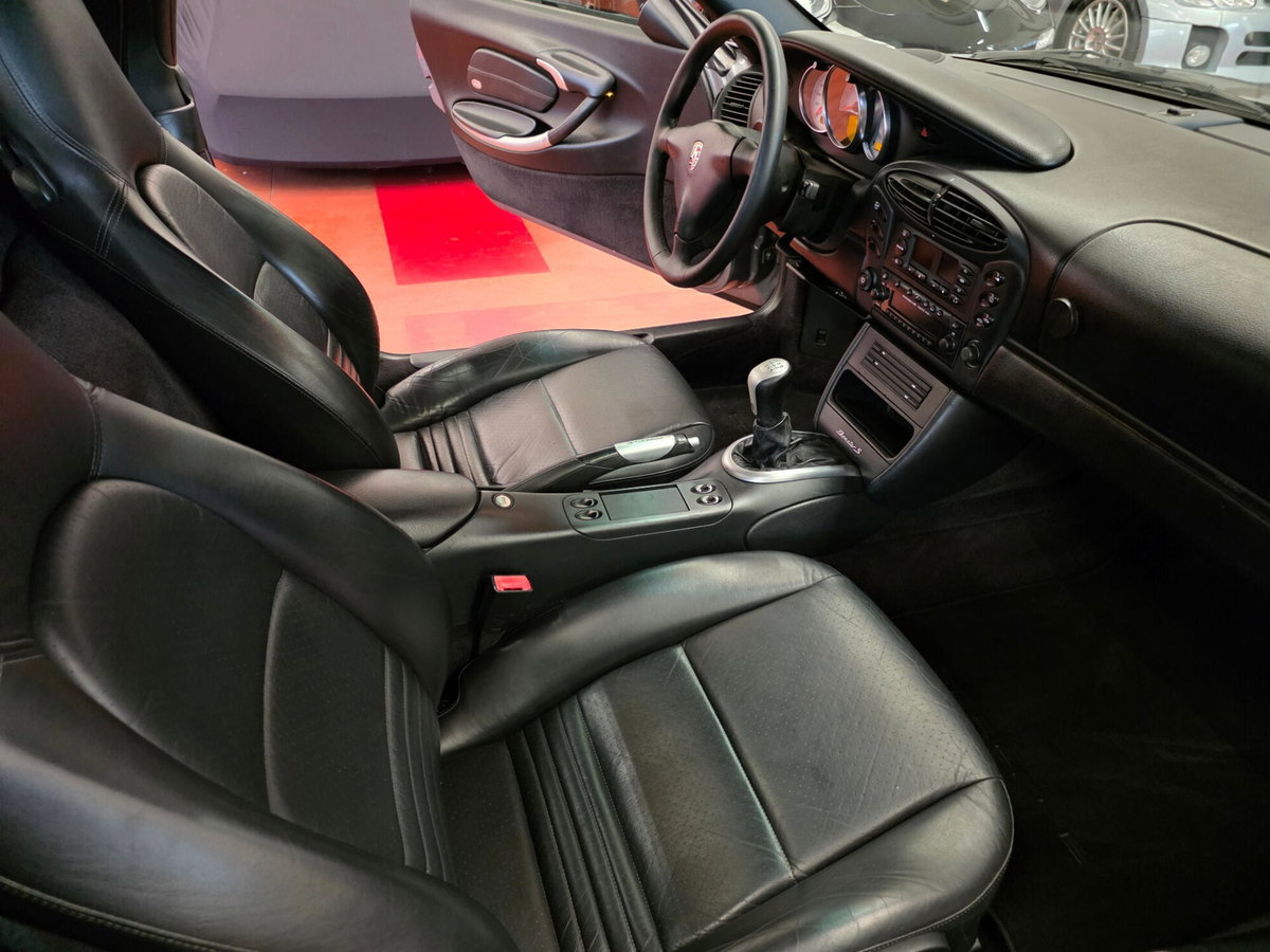 Porsche Boxster 3.2i 24V cat S (12)